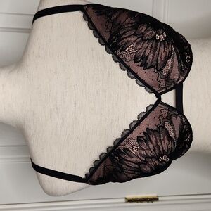 Soma Black Lightly Lined  Plunge Bra with Lace  Size 34DD